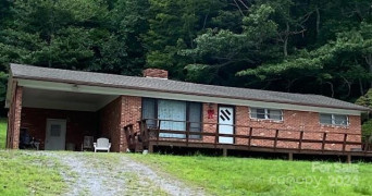 581 Brandon Rd Black Mountain, NC 28711