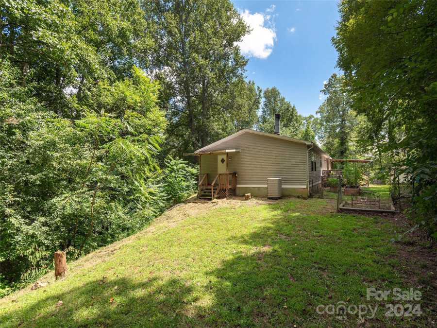 405 Youngs Gap Rd Fletcher, NC 28732