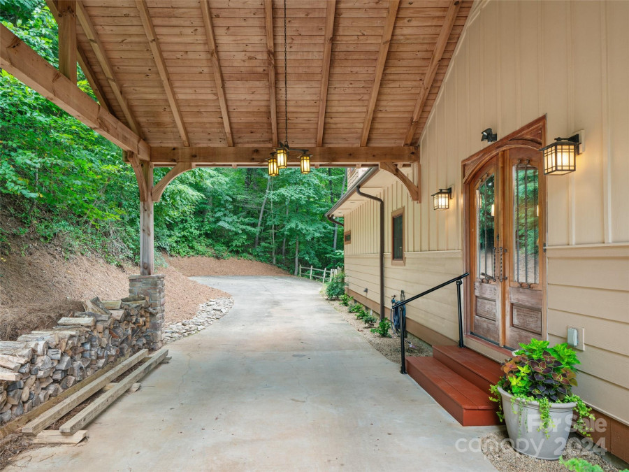 354 Vance Gap Rd Asheville, NC 28804