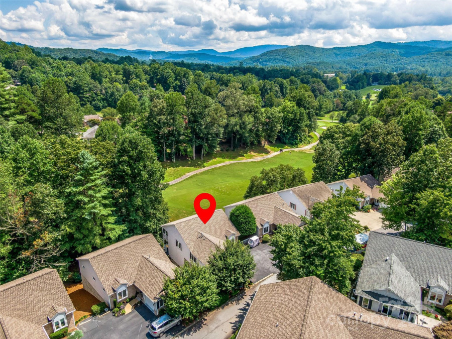 32 Titleist Way Hendersonville, NC 28739