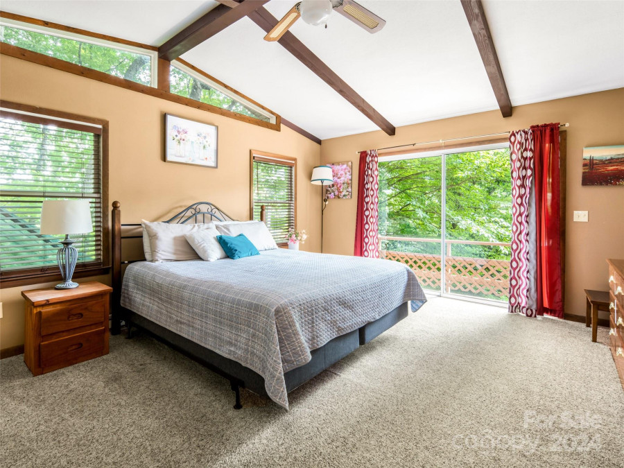 174 Pleasant Ridge Dr Maggie Valley, NC 28751