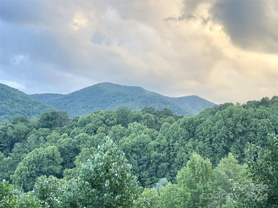 174 Pleasant Ridge Dr Maggie Valley, NC 28751