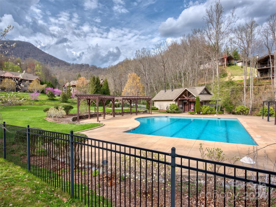 174 Pleasant Ridge Dr Maggie Valley, NC 28751