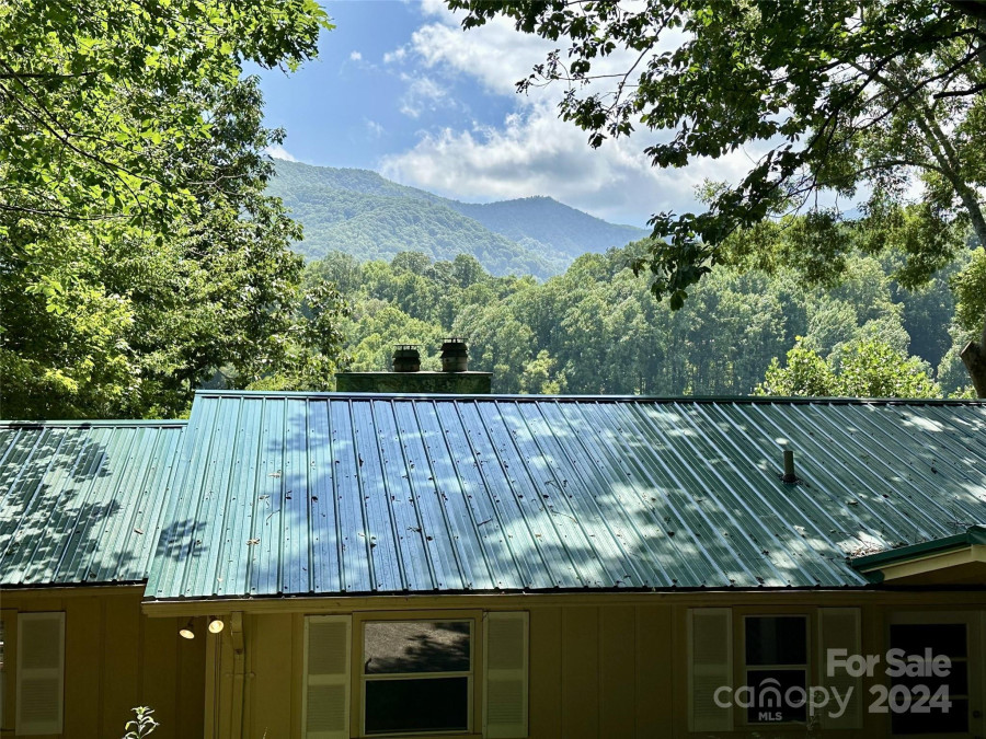 174 Pleasant Ridge Dr Maggie Valley, NC 28751