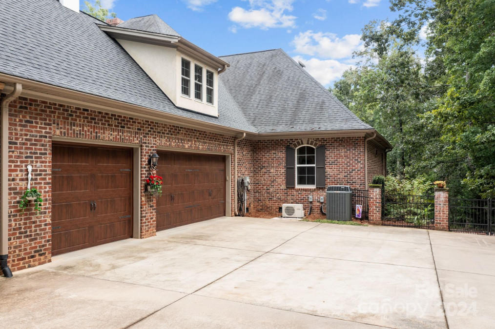 4364 Hager Mountain Ln Iron Station, NC 28080