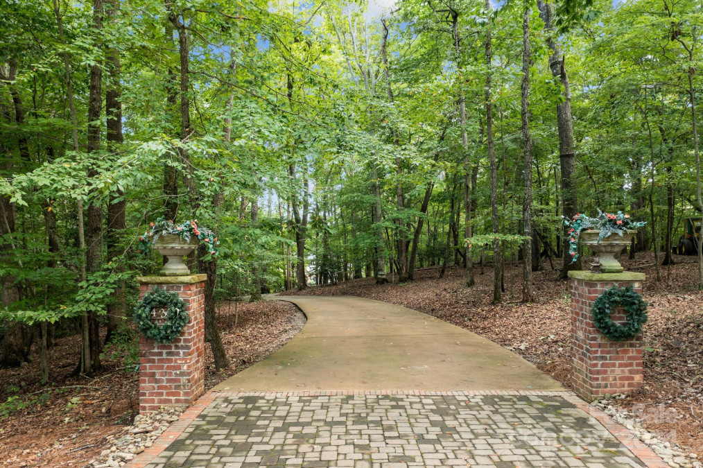 4364 Hager Mountain Ln Iron Station, NC 28080