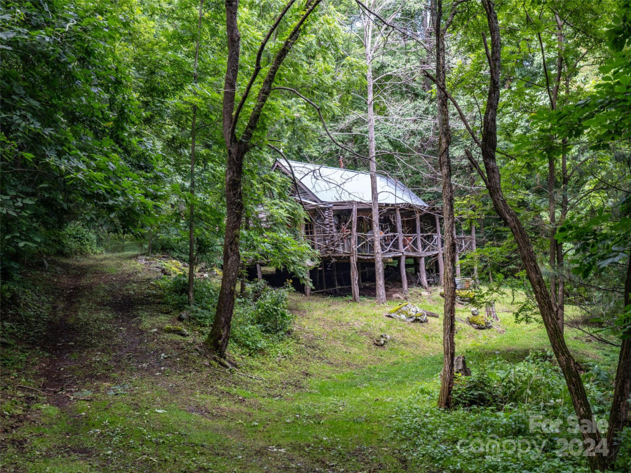 1001 Mountain Glen Rd Canton, NC 28716