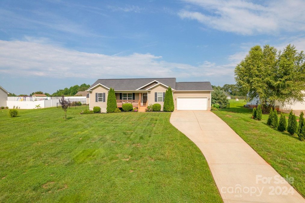 2182 Mintew Cir Lincolnton, NC 28092