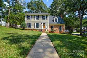 5019 Crooked Oak Ln Charlotte, NC 28226