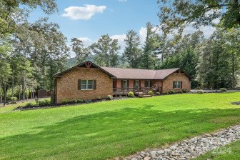 104 Robin Crest Dr Hendersonville, NC 28791