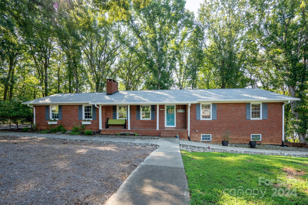 2010 Collins Dr Albemarle, NC 28001