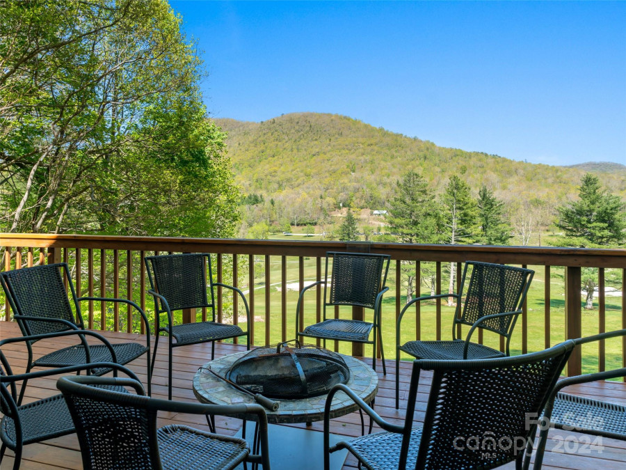 357 Fairway Loop Burnsville, NC 28714