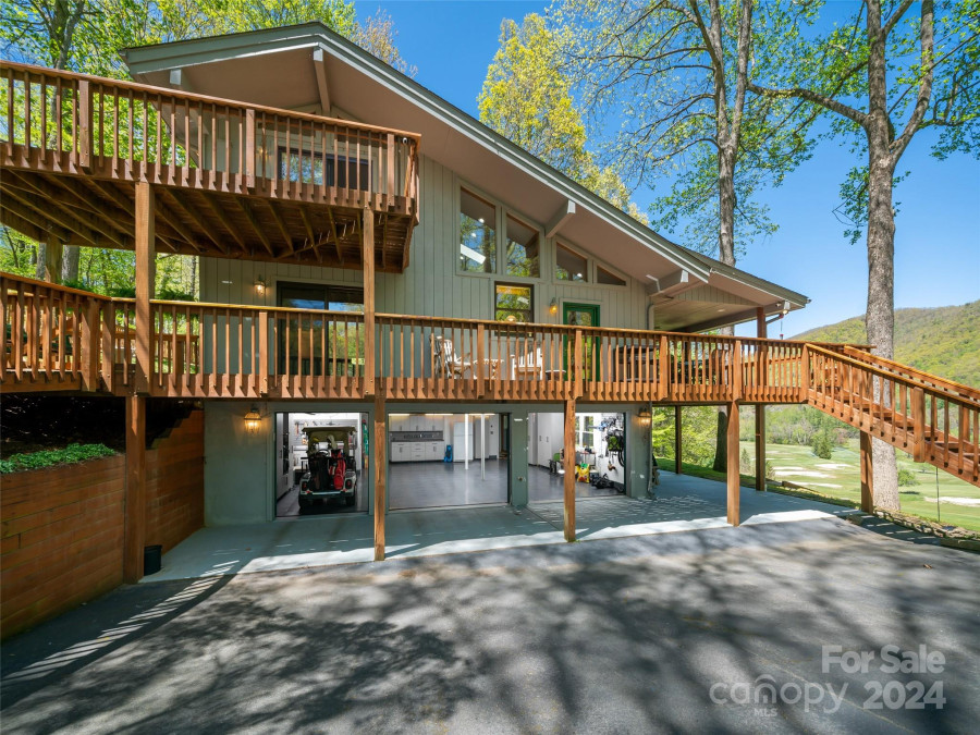 357 Fairway Loop Burnsville, NC 28714