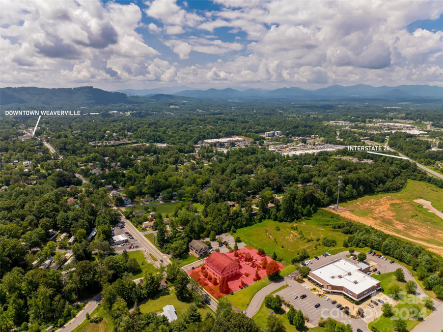 2 Monticello Village Dr Weaverville, NC 28787