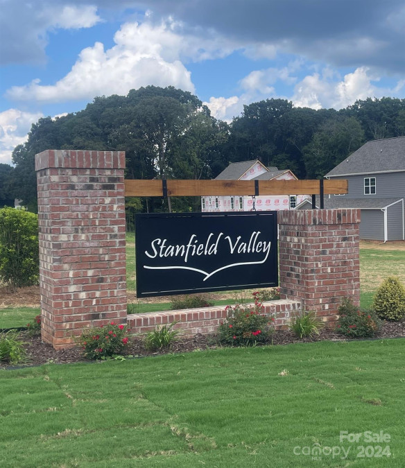 11516 Valley Oaks Ln Stanfield, NC 28163