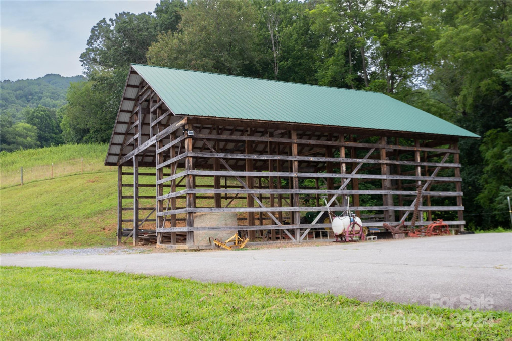 644 Rabbit Skin Rd Waynesville, NC 28785