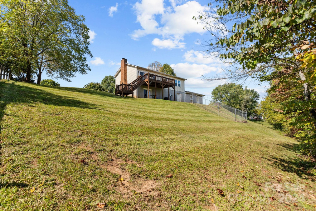 157 Kennedy Rd Weaverville, NC 28787