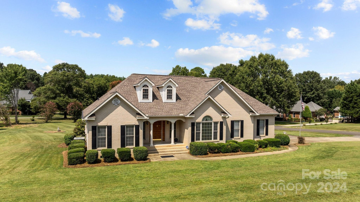 113 Hancock Crossing Clover, SC 29710