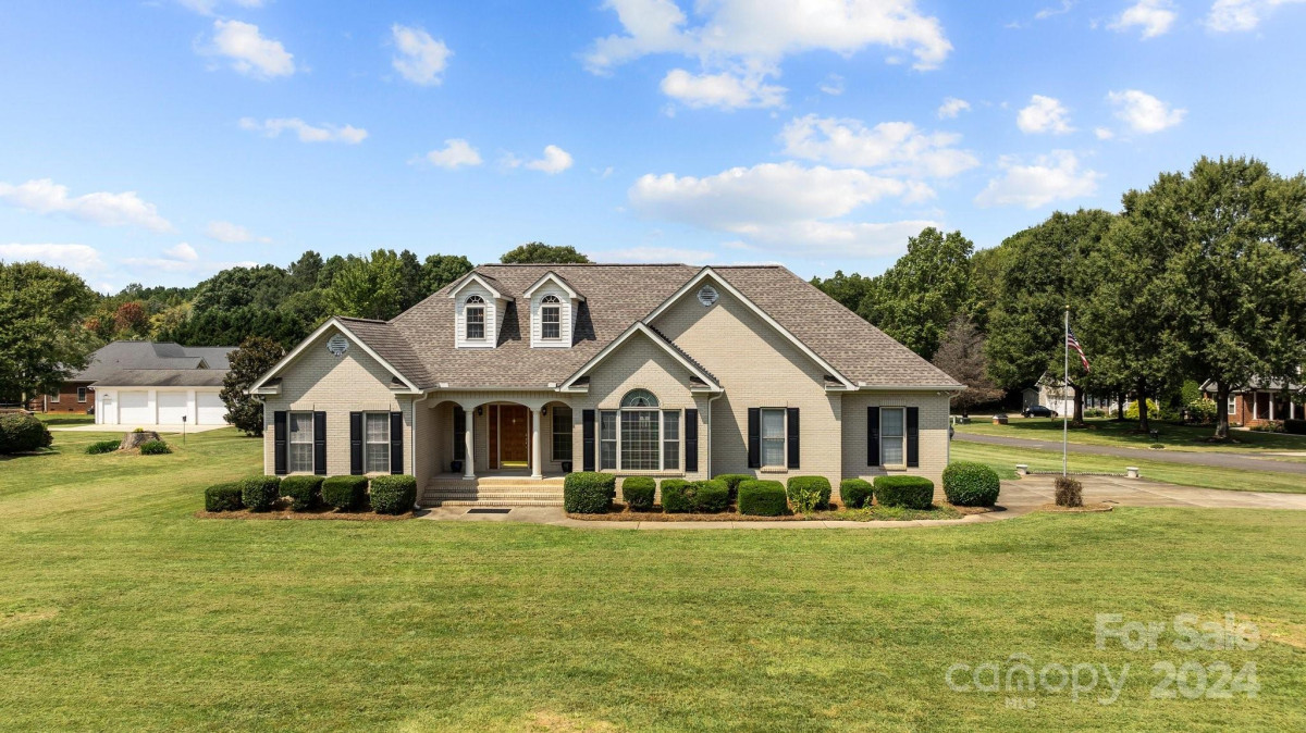 113 Hancock Crossing Clover, SC 29710