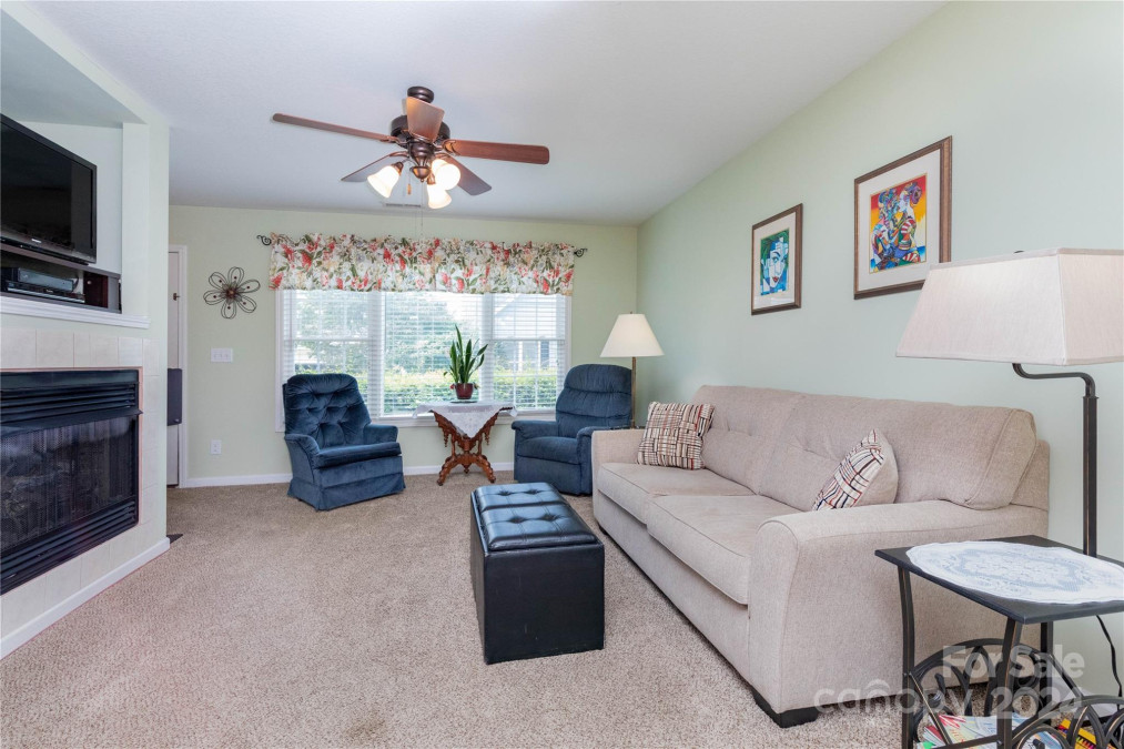 108 Rotunda Cir Asheville, NC 28806