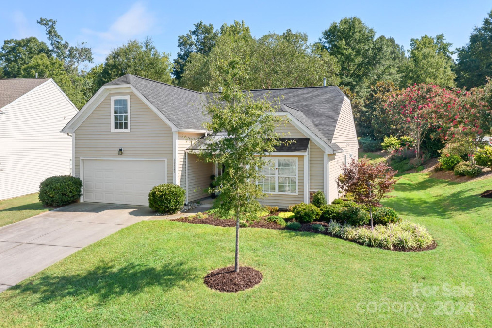 10801 Peddlers Ct Davidson, NC 28036