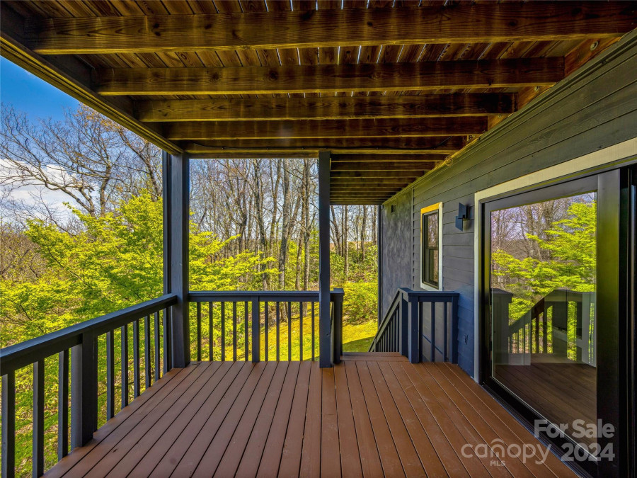 80 Raven Rock Vi Lake Toxaway, NC 28747