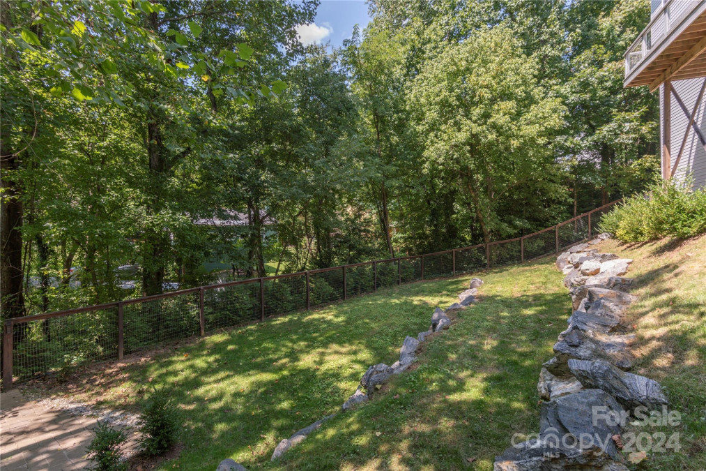 125 Park Ridge Ave Swannanoa, NC 28778