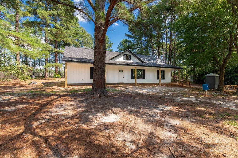 1452 Ole Cambridge Cir Clover, SC 29710