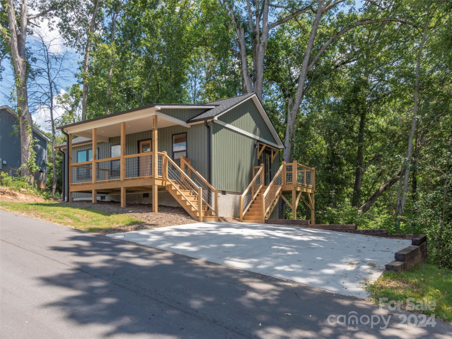 110 Craven Rd Waynesville, NC 28786