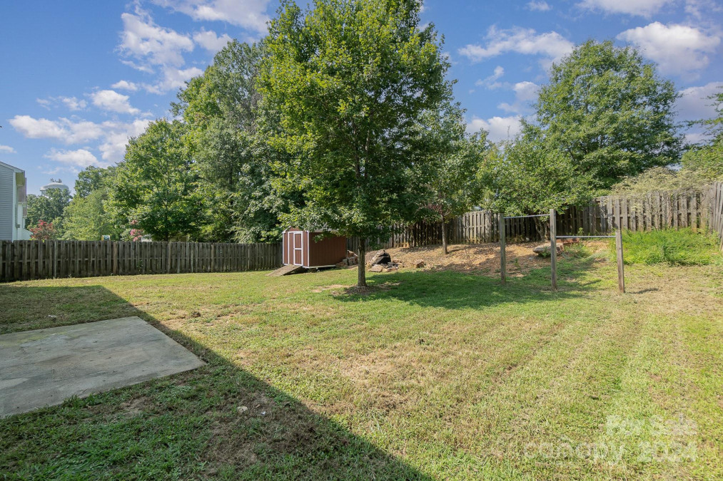 8331 Burgundy Ridge Dr Harrisburg, NC 28075