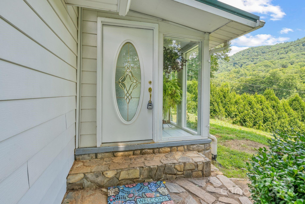 27 Majestic Mountain Dr Asheville, NC 28805