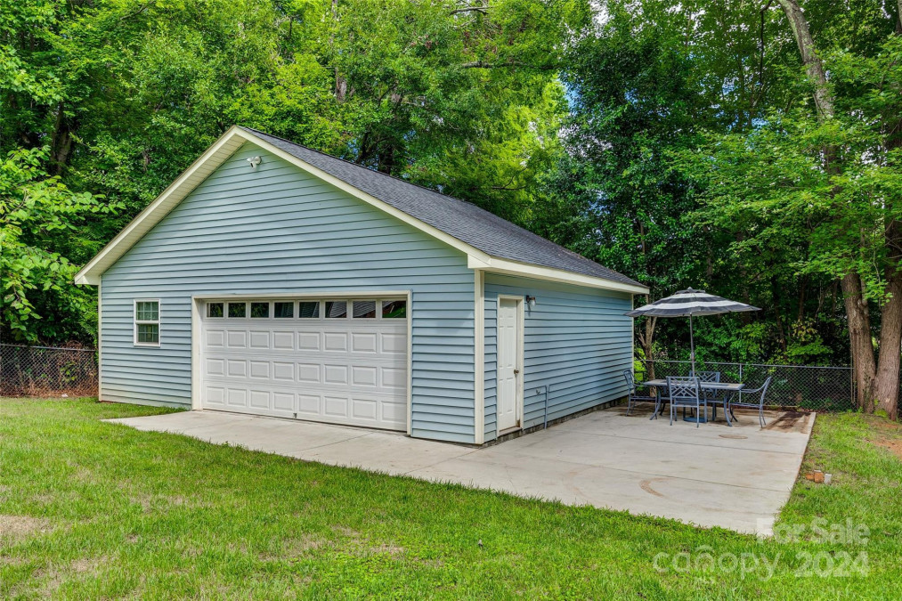 109 Falling Leaf Ln Mount Holly, NC 28120