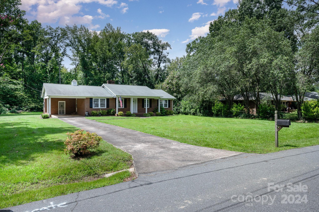 334 Brookwood Dr Salisbury, NC 28146