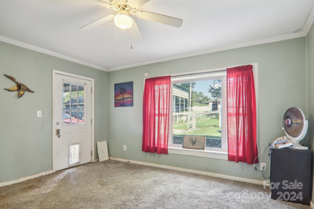 134 Maple Ave Candler, NC 28715