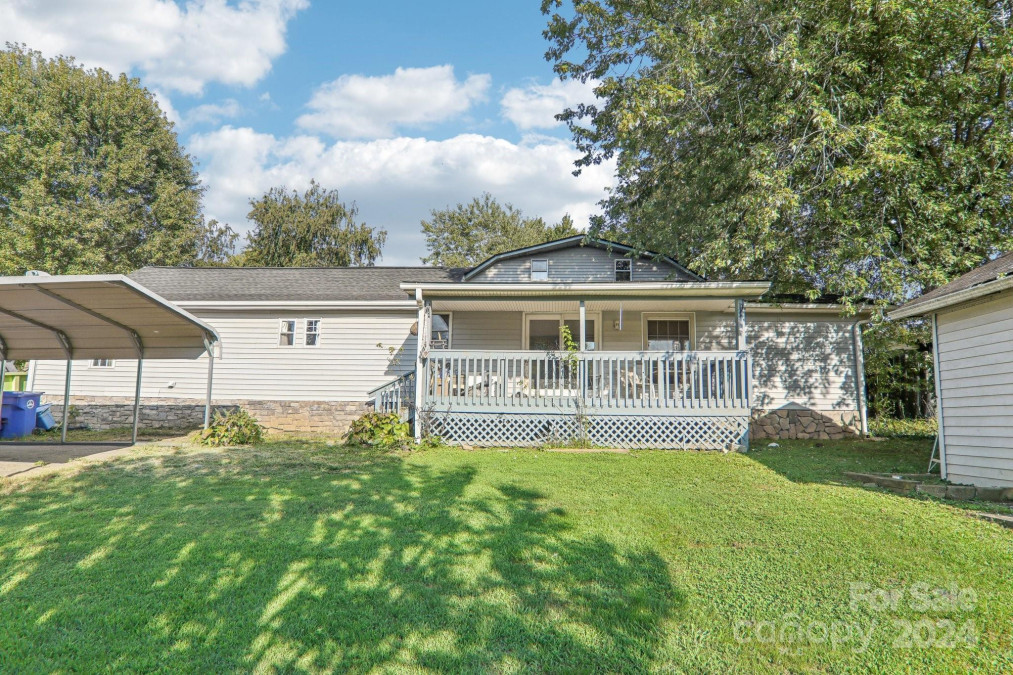 134 Maple Ave Candler, NC 28715