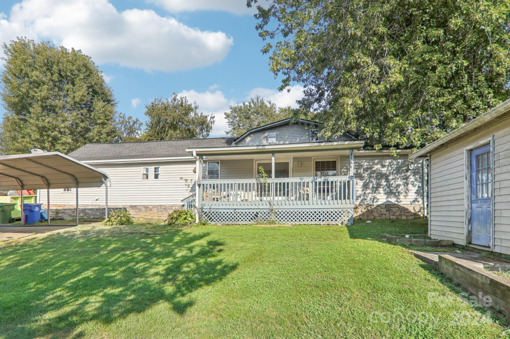 134 Maple Ave Candler, NC 28715