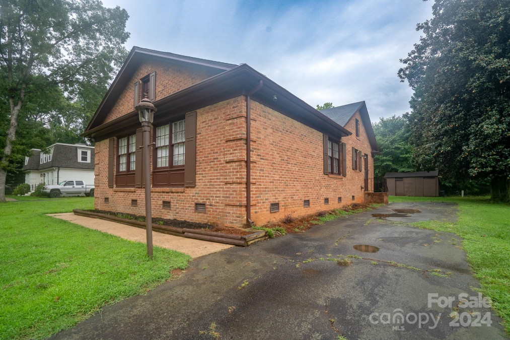 5742 Faulconbridge Rd Charlotte, NC 28227