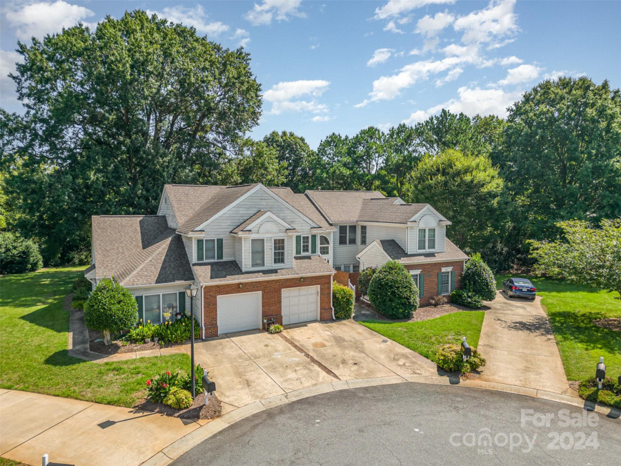 8745 Fox Chase Ln Charlotte, NC 28269