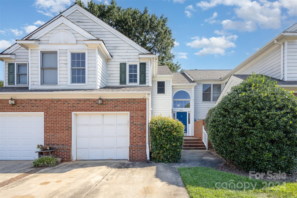 8745 Fox Chase Ln Charlotte, NC 28269