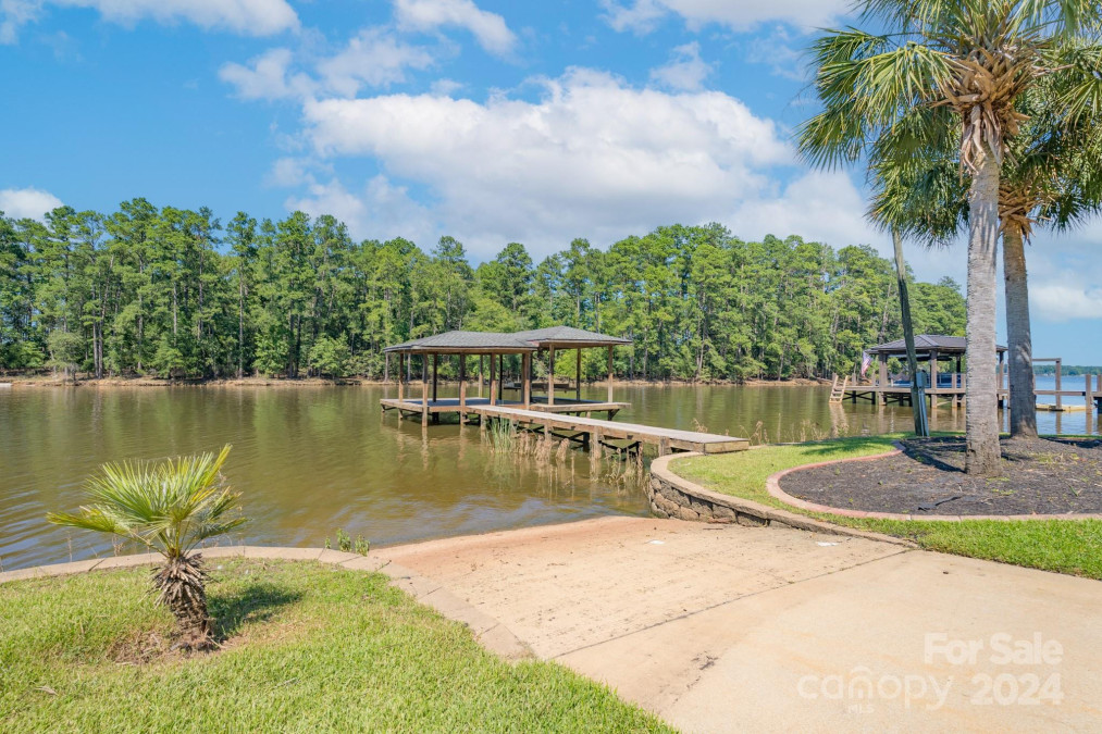 2388 Lake Rd Ridgeway, SC 29130