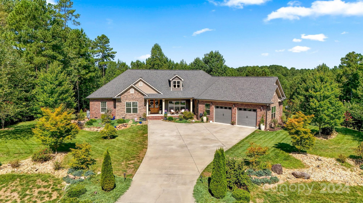 217 Harbor Ridge Dr Connelly Springs, NC 28612