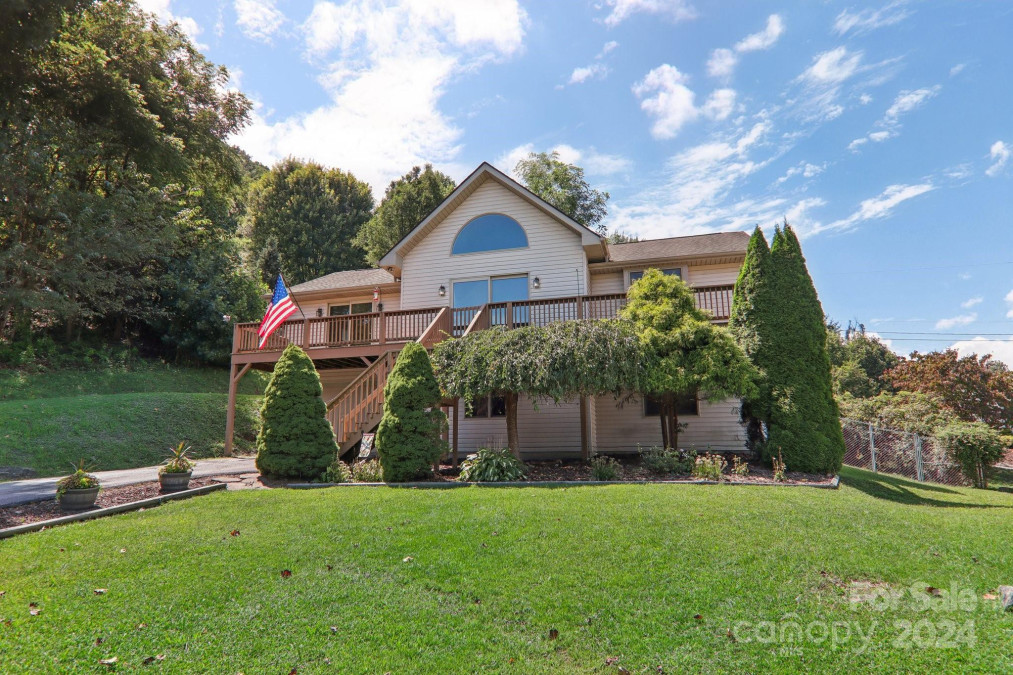 199 Linsonwood Rd Waynesville, NC 28786