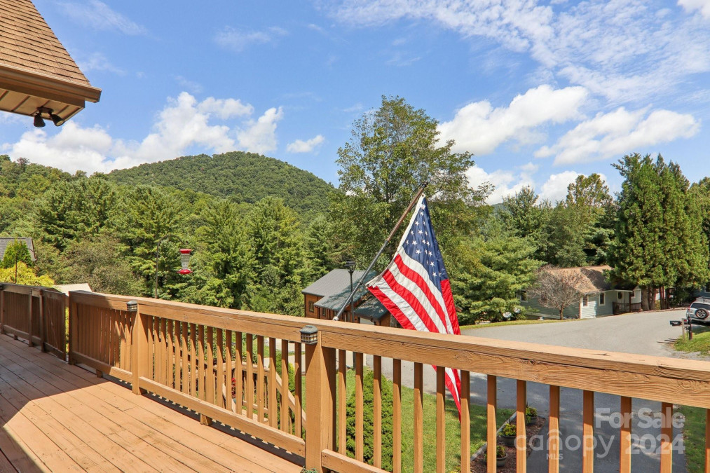 199 Linsonwood Rd Waynesville, NC 28786