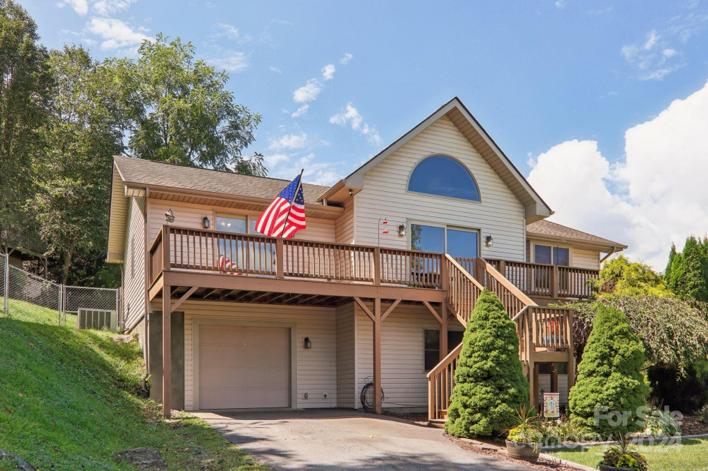 199 Linsonwood Rd Waynesville, NC 28786