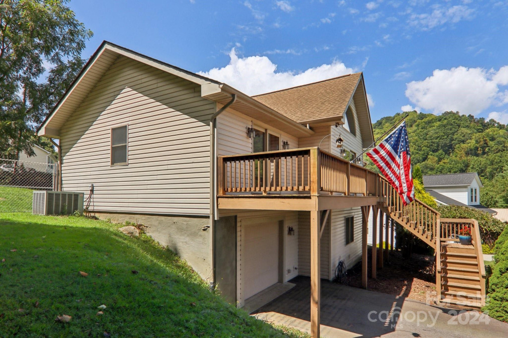 199 Linsonwood Rd Waynesville, NC 28786