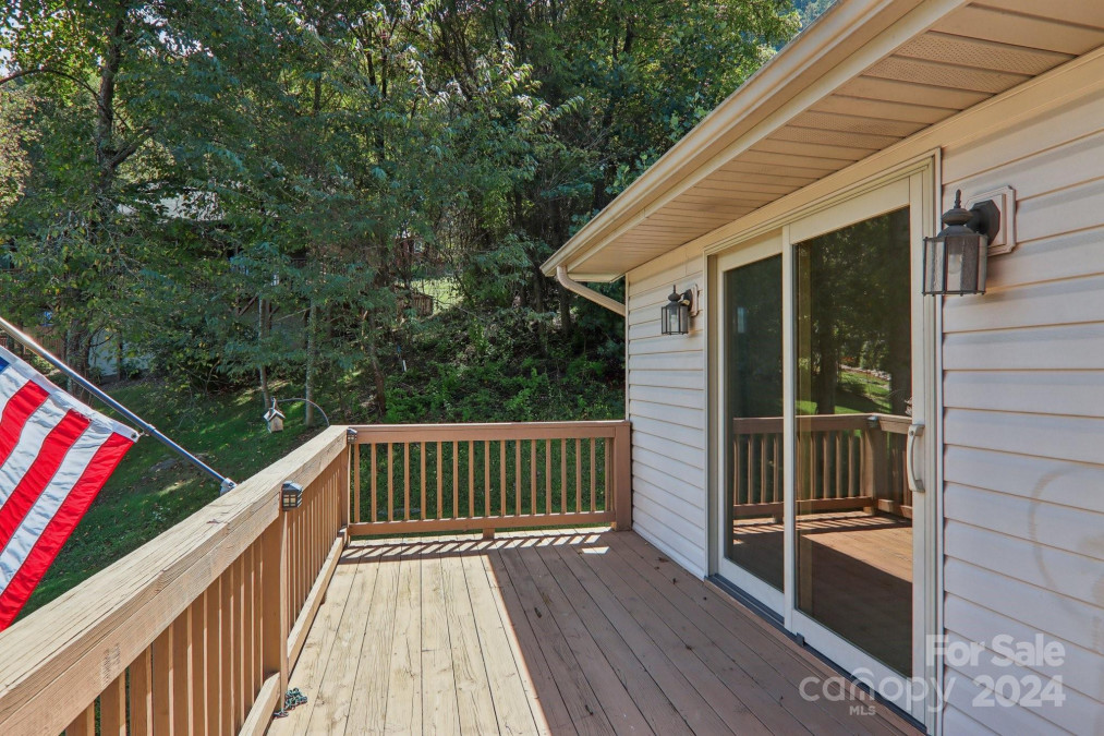 199 Linsonwood Rd Waynesville, NC 28786