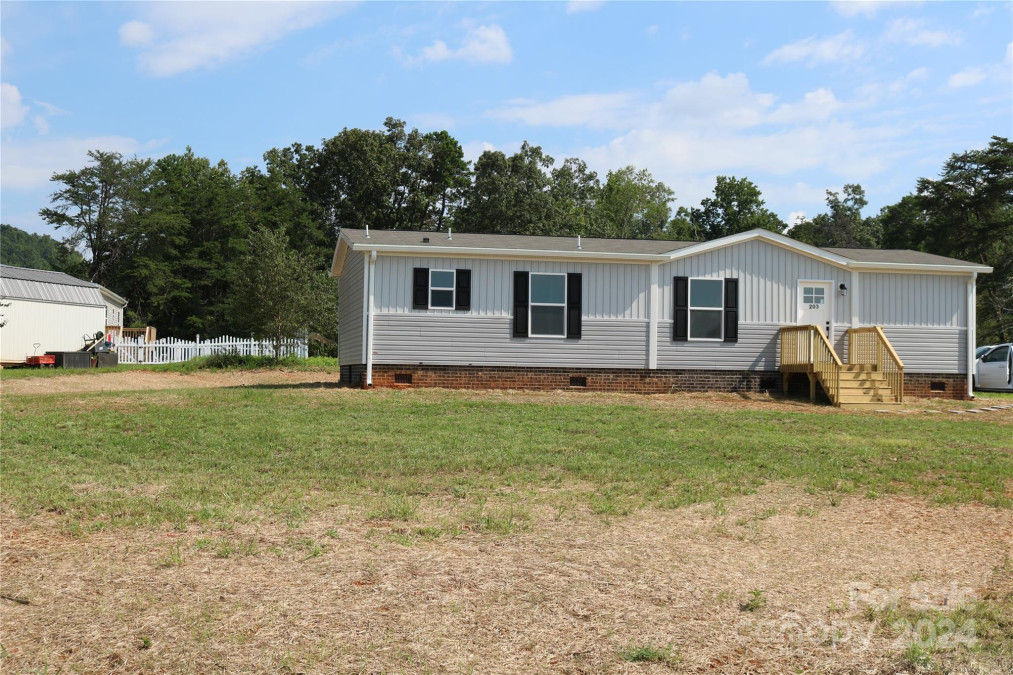 203 Grassy Field Ct Lawndale, NC 28090