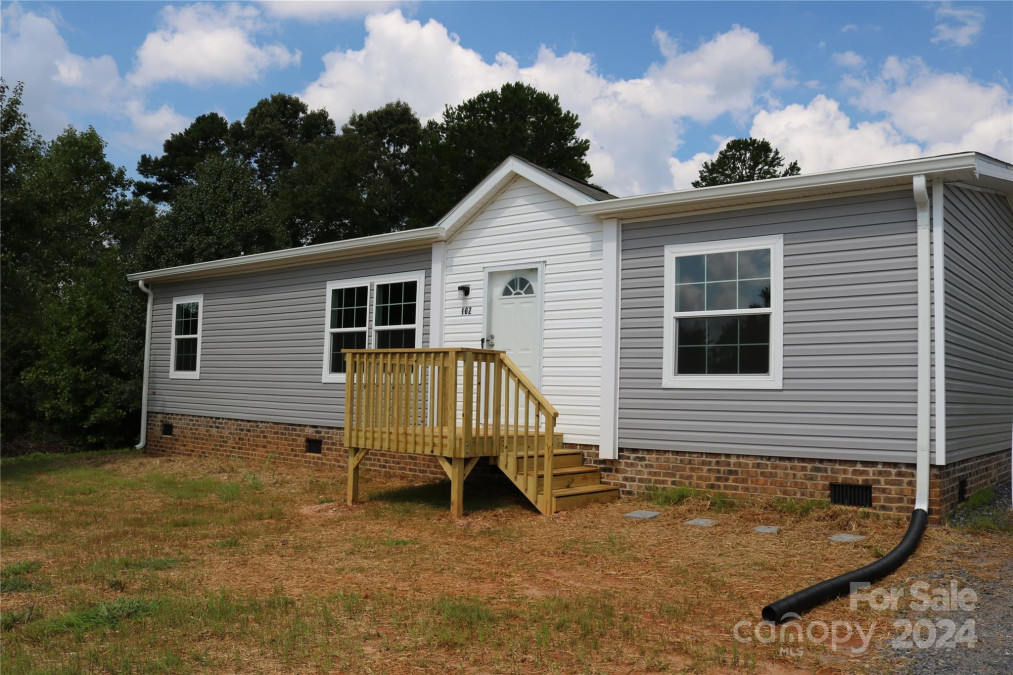 102 Field Ct Lawndale, NC 28090