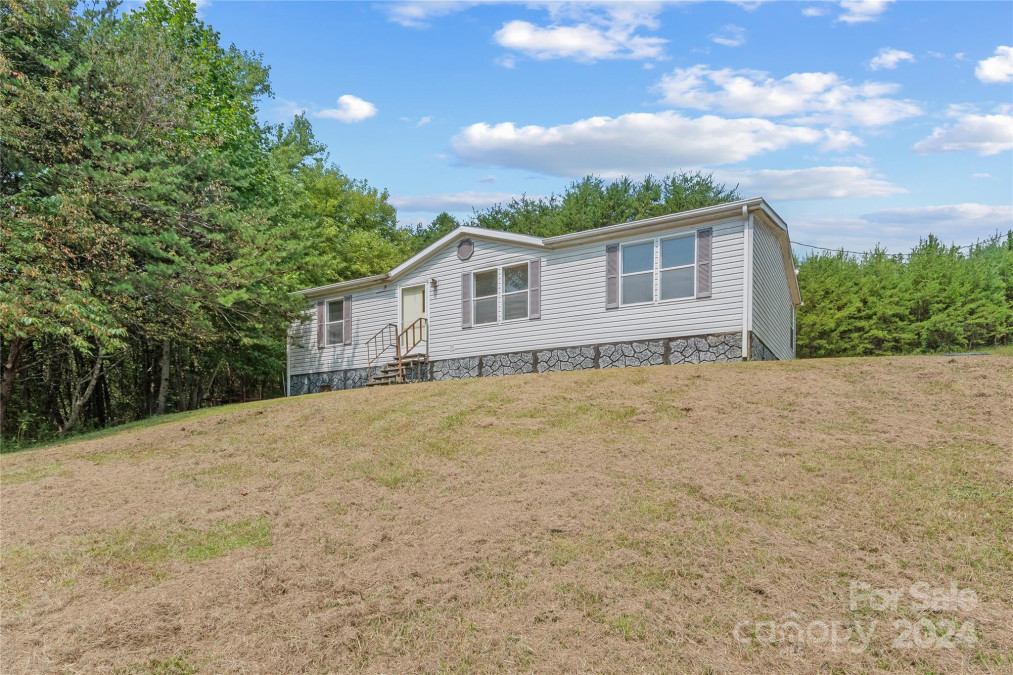 28 Sheppard Branch Rd Weaverville, NC 28787