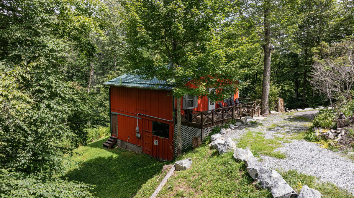 5349 Hickory Nut Gap Rd Banner Elk, NC 28604